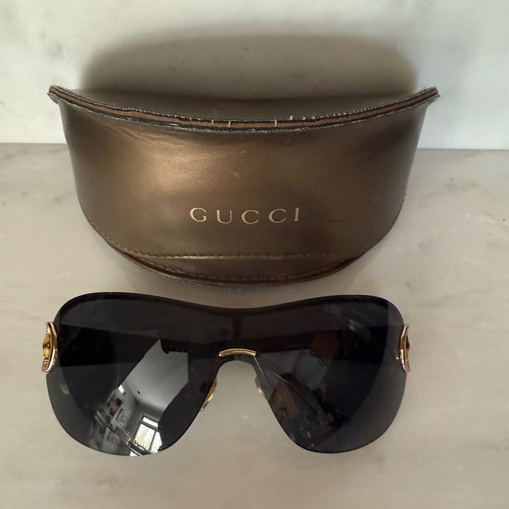 Gucci Black shield sunglasses with bamboo detail, authentic, EUC GG2875/S
